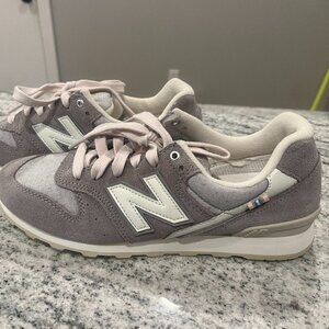 New Balance 696 Size 7 - Brand New